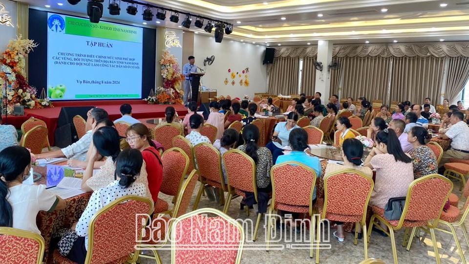 Nhân ngày Dân số Việt Nam (26/12): Tăng cường thực hiệncông tác dân số trong tình hình mới