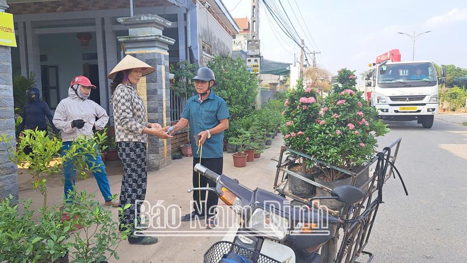 Sôi động thị trường việc làm thời vụ cuối năm