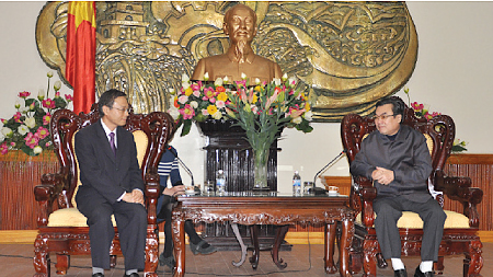 Đồng chí Chủ tịch UBND tỉnh làm việc với đại diện Tập đoàn Taekwang (Hàn Quốc)