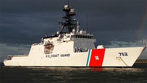 Lực lượng bảo vệ bờ biển Mỹ đụng độ tàu cá I-ran