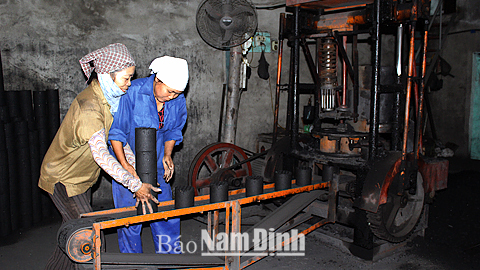 Nhọc nhằn "đời than"