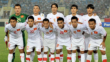 ĐT bóng đá nam quốc gia vươn lên hạng 133 thế giới