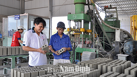 Khí thế sản xuất công nghiệp những ngày đầu Xuân