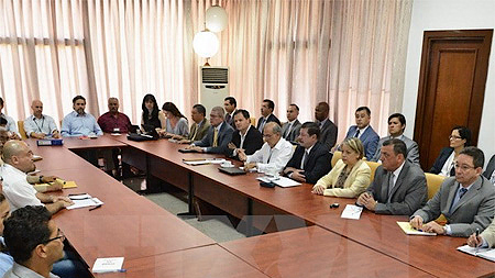 Colombia lạc quan với quyết định ngừng không kích FARC