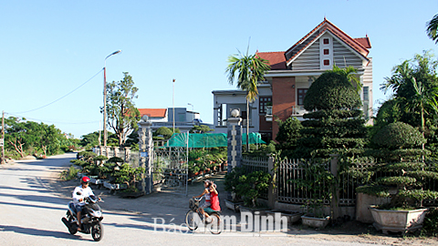 Phát huy vai trò, trách nhiệm người đứng đầu cấp uỷ trong thực hiện nhiệm vụ chính trị ở địa phương, đơn vị