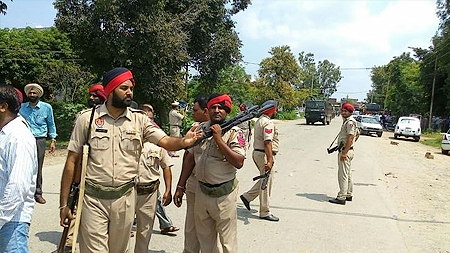 Ấn Độ: Tấn công khủng bố đồn cảnh sát gây nhiều thương vong