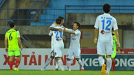 "Đè bẹp" Hải Phòng, HN T&T gặp B.Bình Dương ở chung kết Cúp QG