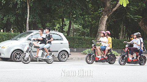 Tiềm ẩn tai nạn giao thông từ xe đạp điện