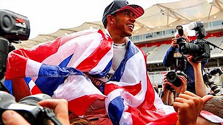 F1: Lewis Hamilton lần thứ ba vô địch thế giới