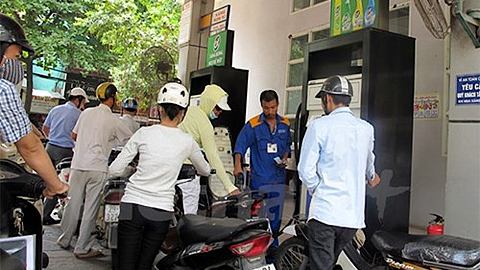 Từ 15 giờ ngày 5-5, giá xăng dầu trong nước đồng loạt tăng