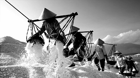 Đảng bộ lãnh đạo bước đầu chuyển đổi cơ chế quản lý KT-XH, củng cố quốc phòng - an ninh (Kỳ 4)