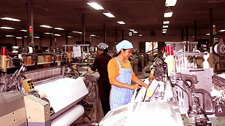 Đảng bộ lãnh đạo bước đầu chuyển đổi cơ chế quản lý KT-XH, củng cố quốc phòng - an ninh (Kỳ 11)