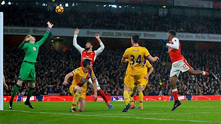Thắng Crystal Palace 2-0, Arsenal chiếm vị trí thứ ba