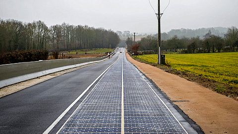 Pháp mở con đường bằng pin mặt trời đầu tiên trên thế giới