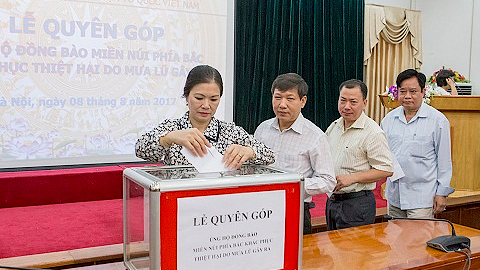 Gần 100 triệu đồng ủng hộ đồng bào miền núi phía Bắc khắc phục hậu quả lũ lụt