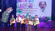 Trao giải cuộc thi viết về học tập và làm theo Bác