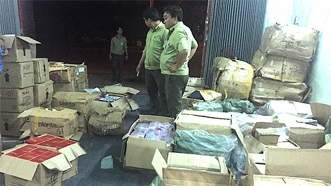 Xuân Trường tạm giữ lô hàng hóa kém chất lượng trị giá trên 80 triệu đồng