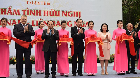 Triển lãm "Ảnh hưởng của Cách mạng Tháng Mười Nga tới Cách mạng Việt Nam"