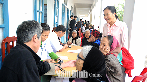 Tăng cường các giải pháp nhằm nâng cao chất lượng dân số vùng biển