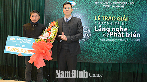 Viettel Nam Định trao giải cho khách hàng đạt giải chương trình "Lắng nghe để phát triển 2017"