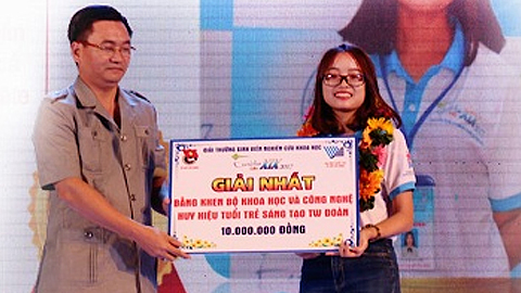 Sinh viên Việt sản xuất nhựa sinh học từ mỡ cá basa