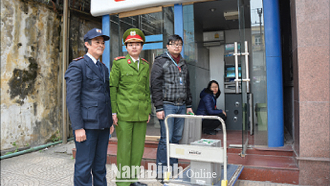 Bảo đảm các giao dịch ngân hàng thông suốt và an toàn dịp Tết Mậu Tuất