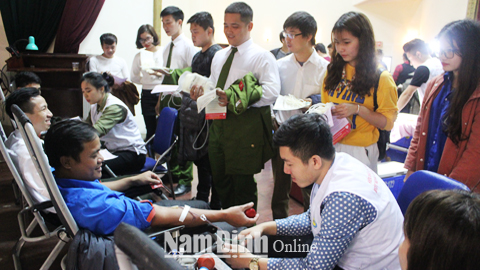 Phát huy vai trò của tổ chức hội quần chúng trong thực hiện nhiệm vụ chính trị