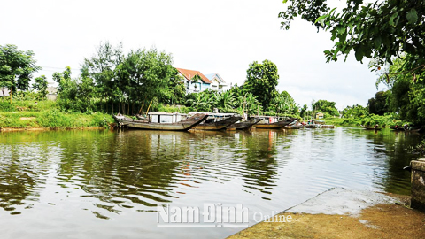 Đường về quê nội