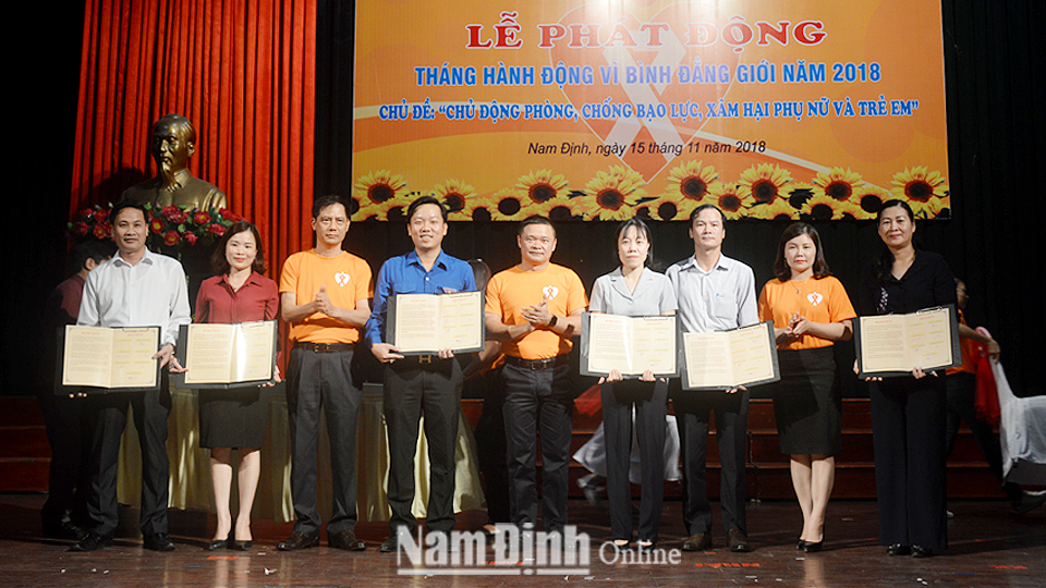 Phát động Tháng hành động vì bình đẳng giới và phòng chống bạo lực, xâm hại phụ nữ, trẻ em năm 2018