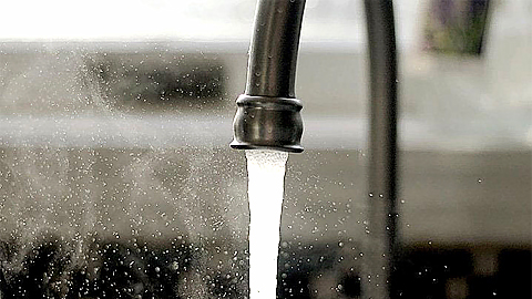 Biến không khí sa mạc thành nước uống theo cách hoàn toàn mới