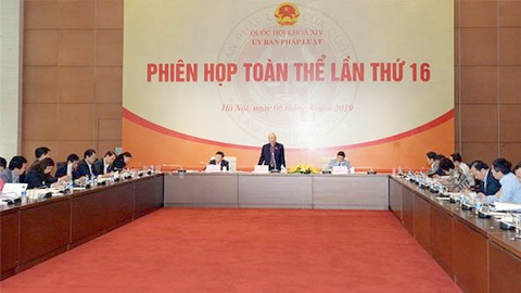 Phiên họp toàn thể lần thứ 16 Ủy ban Pháp luật của Quốc hội