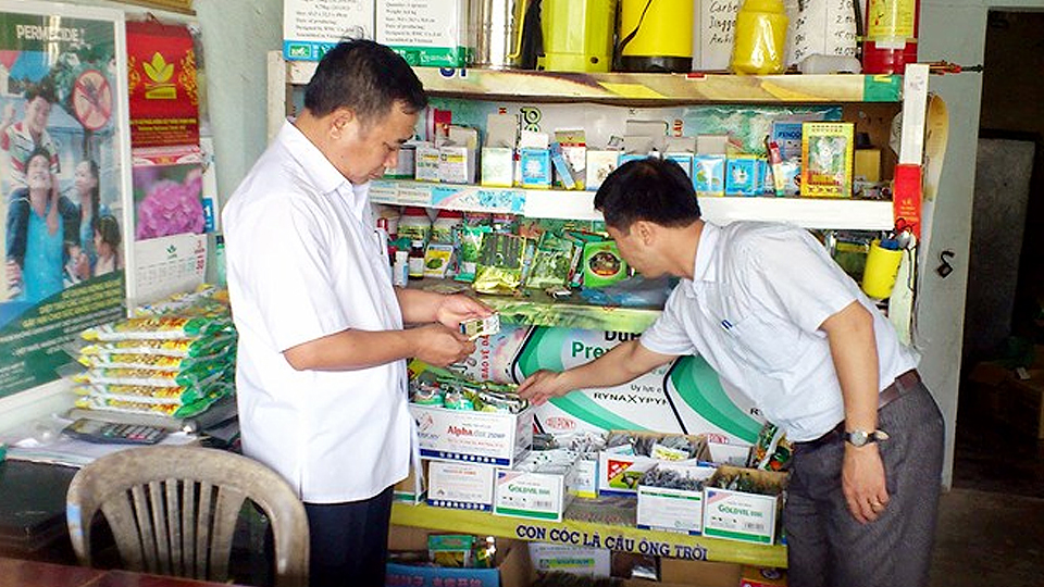 Trên 500 cơ sở kinh doanh thuốc bảo vệ thực vật cần cấp lại giấy chứng nhận đủ điều kiện hoạt động