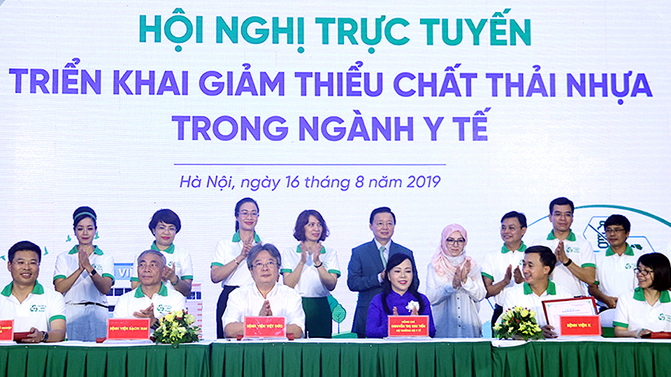 Hội nghị trực tuyến toàn quốc triển khai chương trình giảm thiểu chất thải nhựa trong ngành Y tế