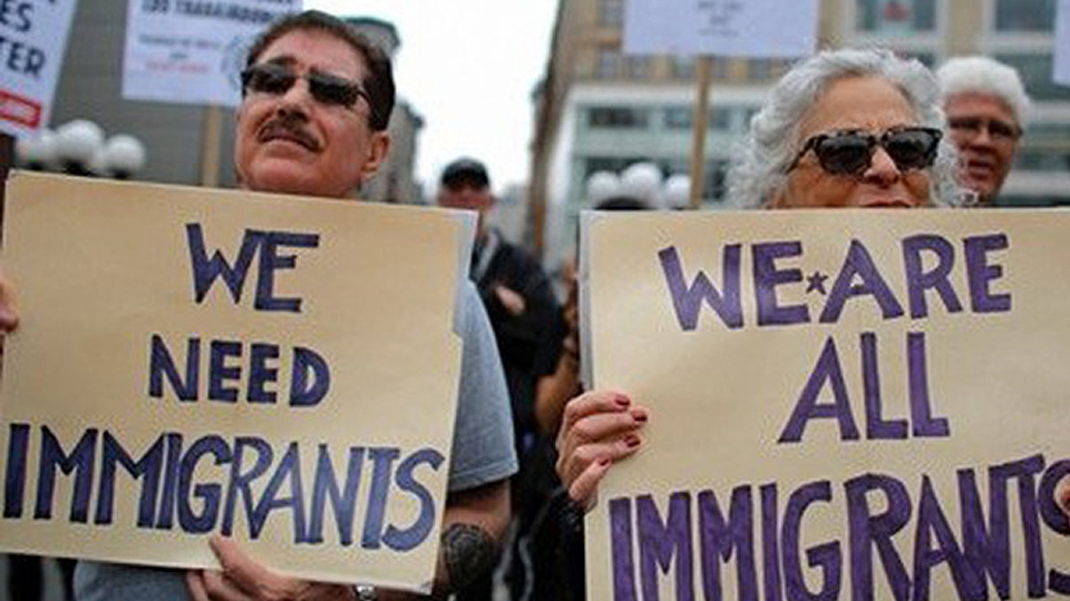 Thêm nhiều bang kiện Chính phủ Mỹ về quy định siết chặt nhập cư