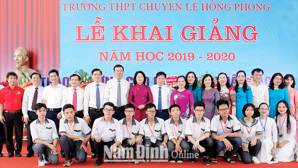 Tưng bừng ngày hội khai trường