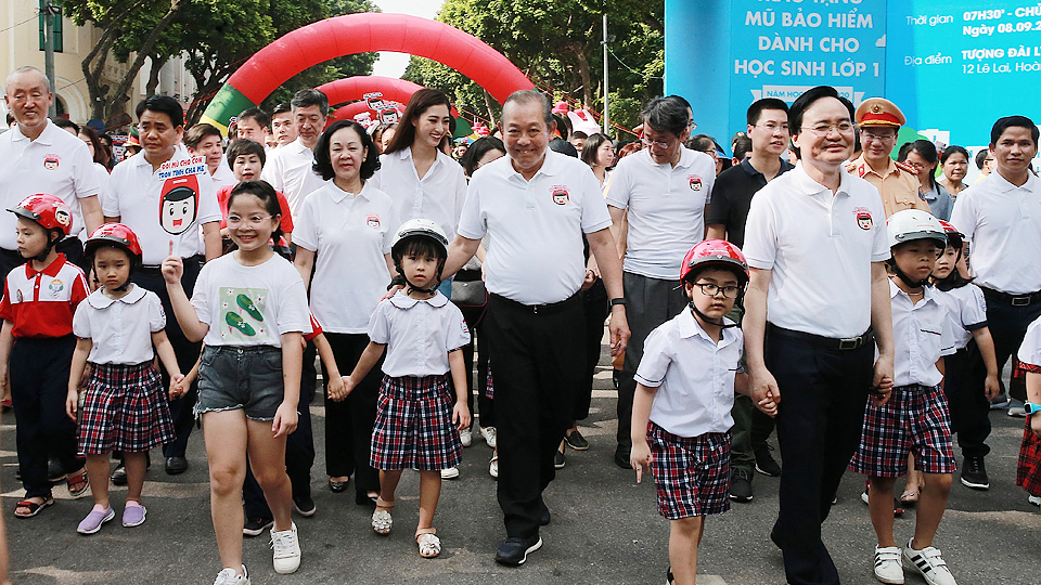 Phát động toàn dân đội mũ bảo hiểm cho trẻ em