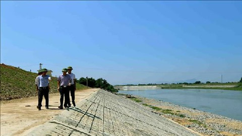 Tăng cường xử lý vi phạm pháp luật về đê điều