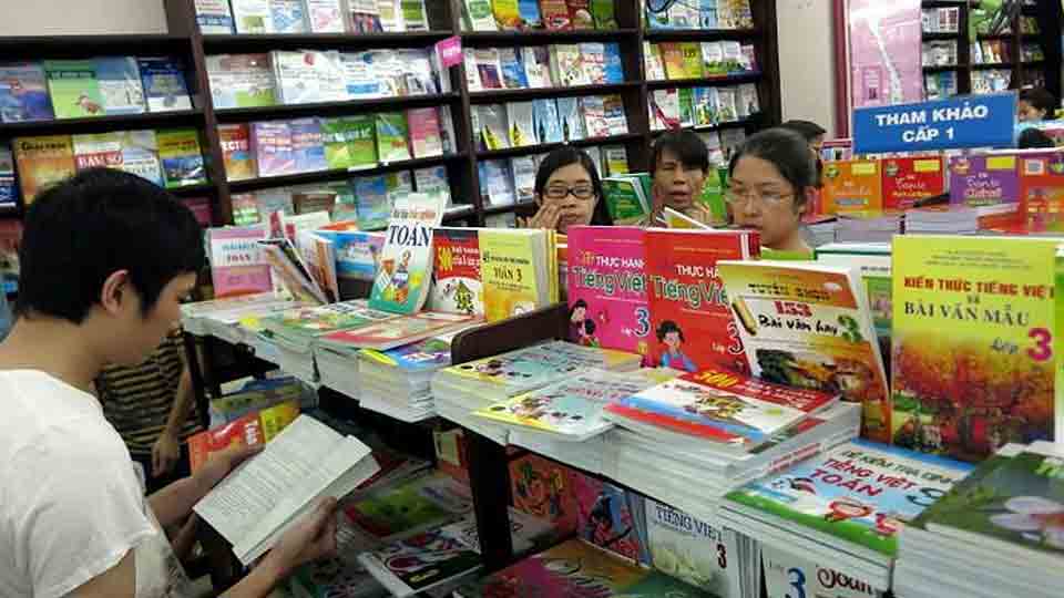 Hạn chế độc quyền trong lựa chọn sách giáo khoa