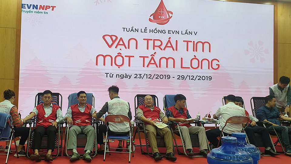 Công ty Điện lực Nam Định hưởng ứng chương trình hiến máu nhân đạo "Tuần lễ hồng EVN lần thứ V"
