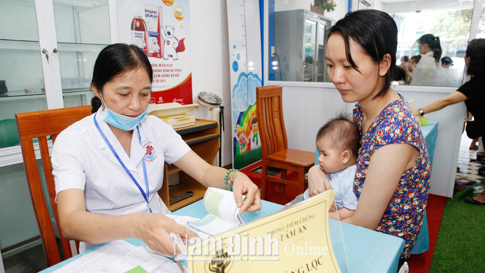 Phát động chiến dịch truyền thông lồng ghép với dịch vụ chăm sóc sức khỏe sinh sản, kế hoạch hóa gia đình