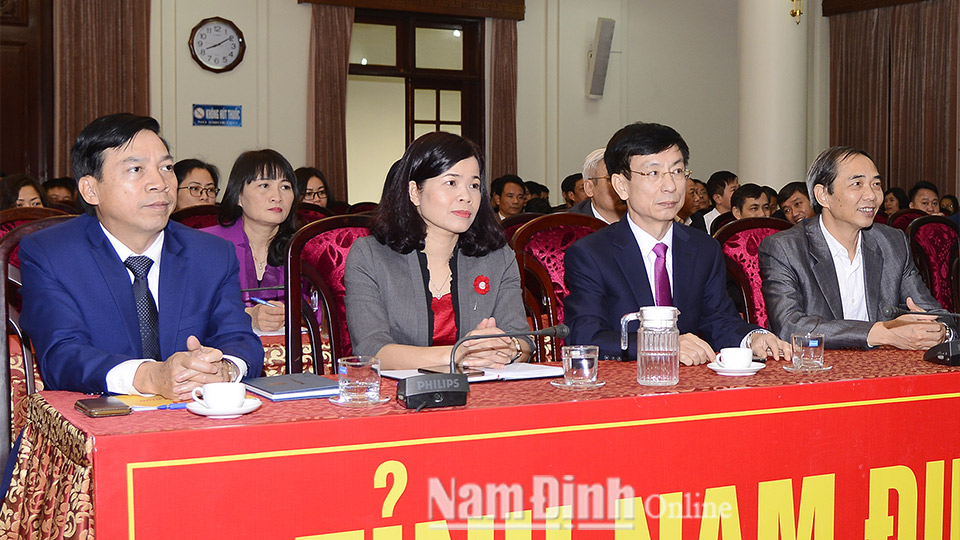 "Đảng Cộng sản Việt Nam - Trí tuệ, bản lĩnh, đổi mới vì độc lập dân tộc và chủ nghĩa xã hội"