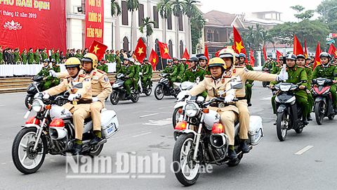 Lễ xuất quân tăng cường lực lượng đảm bảo an ninh trật tự dịp Tết Nguyên đán Canh Tý