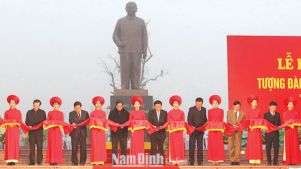 Lễ khánh thành Tượng đài Tổng Bí thư Trường Chinh