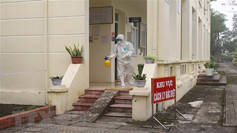 Cách ly tại cơ sở khám chữa bệnh thêm 11 trường hợp nghi nhiễm