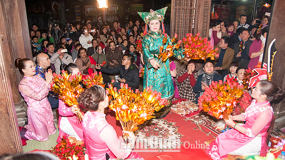 Bảo tồn và phát huy Di sản văn hóa phi vật thể nghi lễ Chầu văn của người Việt