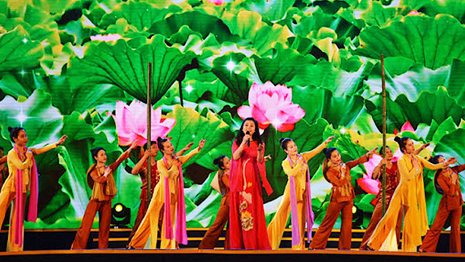 Nhiều hoạt động kỷ niệm 130 năm Ngày sinh Bác Hồ ở nước ngoài