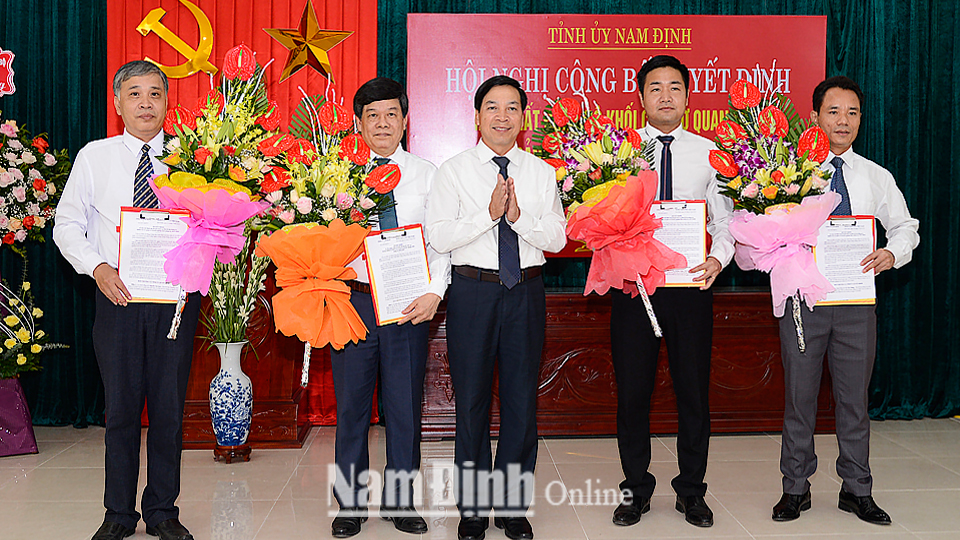 Công bố Quyết định thành lập Đảng bộ Khối Các cơ quan và Doanh nghiệp tỉnh