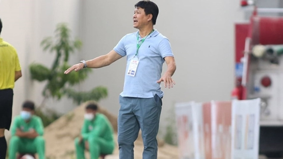 Giữ chân ghế và đề phòng "củi lửa"