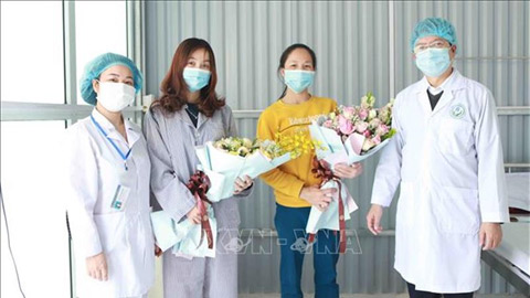 3 trường hợp mắc COVID khỏi bệnh được xuất viện