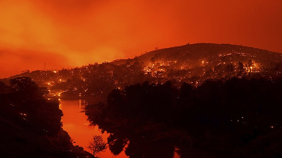 California trong vòng vây của "giặc lửa"